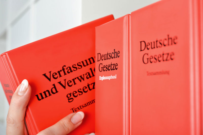 Für den Umgang und die Entsorgung von Abfällen aus Kliniken, Praxen und anderen Einrichtungen ist das Kreislaufwirtschaftsgesetz (KrWG) maßgeblich. (Foto: redaktion93, Fotolia)