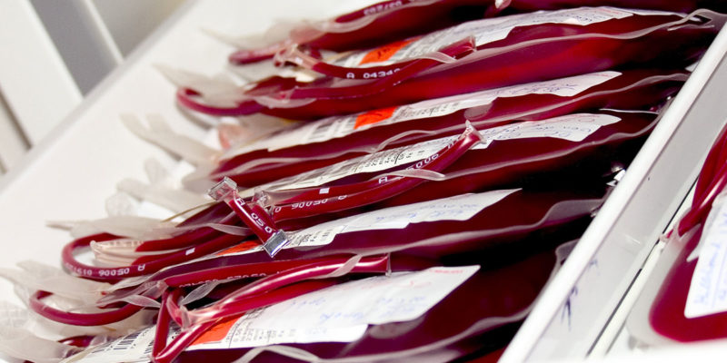 Auch Blut, Blutbeutel und Blutkonserven sind richtig zu entsorgen. (Foto: Uarewhatulove, photocase)
