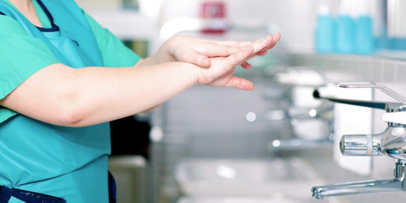 Von der Desinfektion bis zur Umgebungshygiene: Die Hygiene in Praxen und Krankenhäusern ist in Deutschland gesetzlich geregelt (Foto: Peter Atkins, Fotolia)
