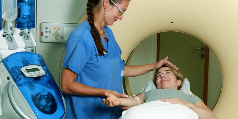 Kontrastmittel werden unter anderem bei computertomografischen Untersuchungen (CT) eingesetzt (Foto: Ipotthoff, Fotolia)