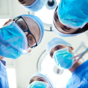 Viele in medizinischen Einrichtungen entnommene Gewebe und Zellen gelangen zur weiterführenden Diagnose in die Pathologie. (Foto: gpointstudio, Fotolia)