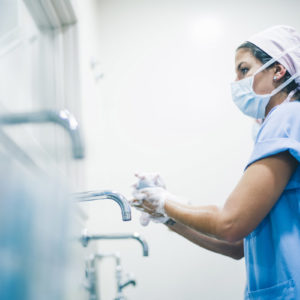 Händehygiene ist als wichtigste Maßnahme der Basishygiene integraler Bestandteil aller KRINKO-Empfehlungen. (Foto: karras6079, Fotolia)