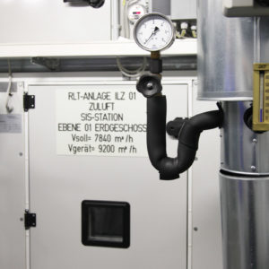 Ebenso gehört eine hochmoderne Luftfilteranlage zur Ausstattung der Sonderisolierstation am Universitätsklinikum Düsseldorf. (Foto: Abfallmanager Medizin)