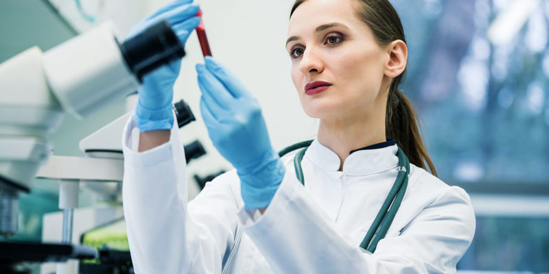 Viele Labore stufen Patientenproben grundsätzlich als infektiösen Abfall ein. (Foto: Kzenon, Fotolia)