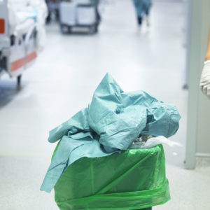 Die Entstehung, Sammlung, Lagerung und der Abtransport von Abfällen fallen in den Organisationsbereich des Abfallbeauftragten (Foto: edwardolive, AdobeStock)