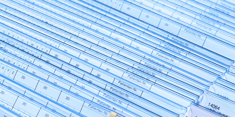 Alle Patientenunterlagen sind nach Ablauf der jeweils geltenden Aufbewahrungsfristen datenschutzgerecht zu entsorgen (Foto: Photowahn, AdobeStock)