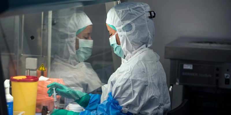 Die Krankenhausapotheke ist ein wesentlicher Bestandteil der Klinikversorgung (Foto: benicoma, AdobeStock)