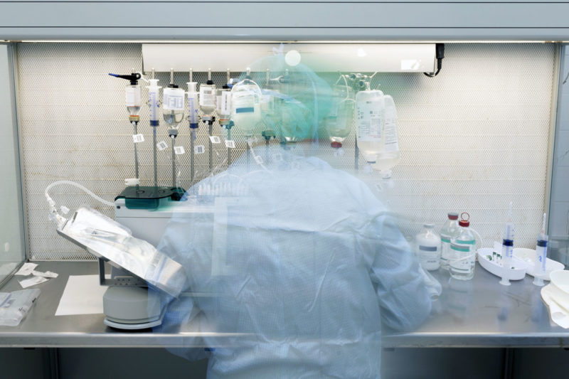 Wird eine Sicherheitswerkbank aussortiert, sind zunächst alle möglichen Gefahrenpotentiale offenzulegen (Foto: Herrndorff, AdobeStock)