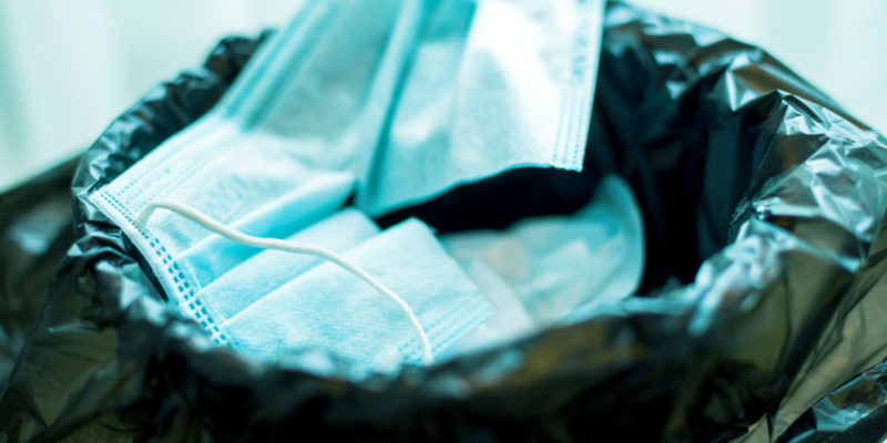 Für mit SARS-CoV-2 kontaminierte Abfälle gelten unterschiedliche Entsorgungswege (Foto:Koonsiri-Boonnak, iStock)