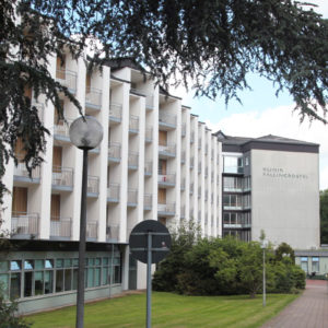 In der Rehaklinik Fallingbostel verlassen täglich rund 1.000 Mahlzeiten die Küche. Damit möglichst wenig in der sogenannten Schweinetonne landet, gelten im Speisesaal einige Regeln (Foto: Abfallmanager Medizin)