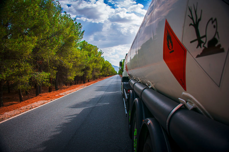 ADR 2021: Neue Gefahrgutvorschriften für die Beförderung auf der Straße (Foto: M. Perfectti, AdobeStock)