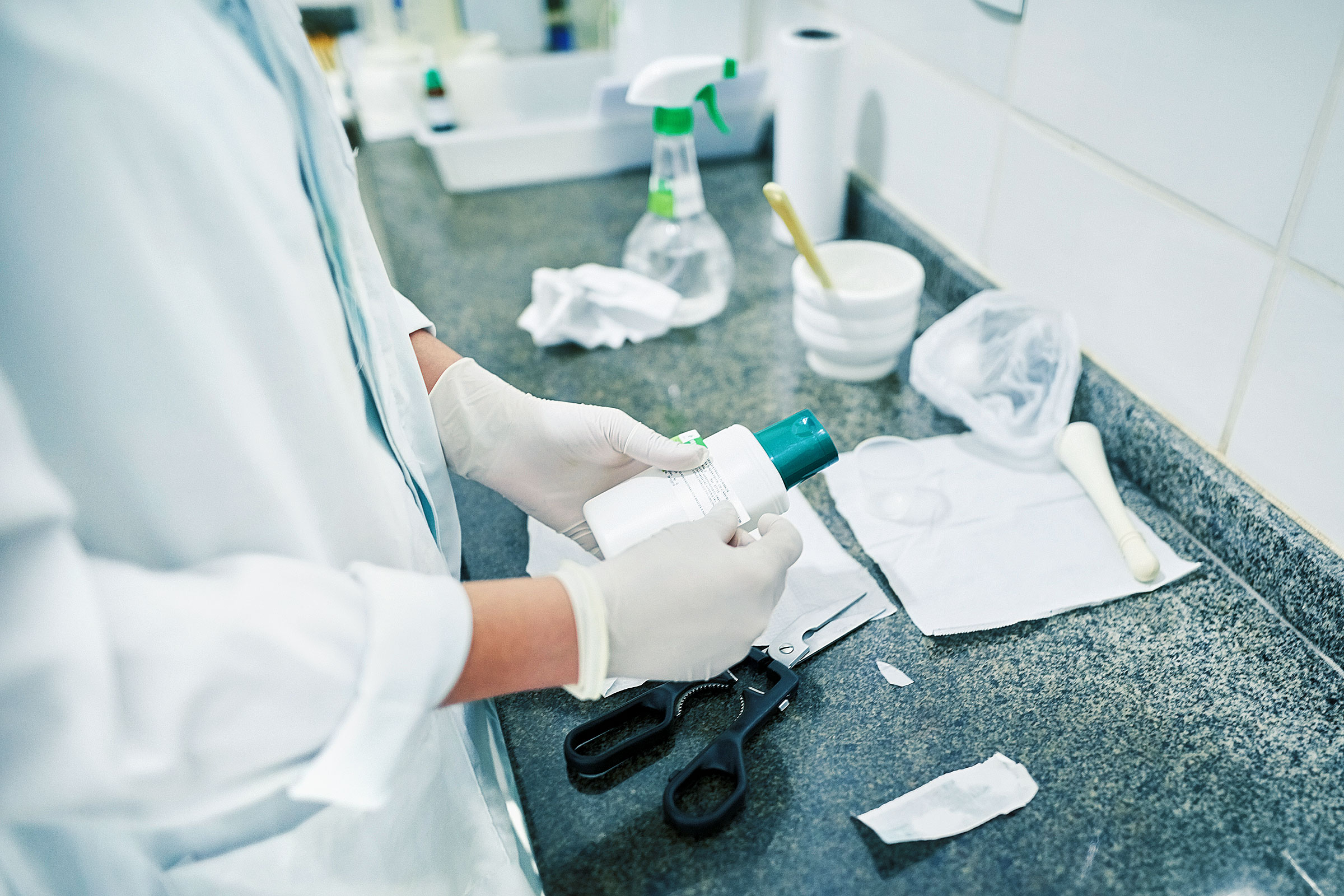 Abfallbeauftragte sollten bereits zertifizierte Verpackungen in Anspruch nehmen (Foto: AJ_Watt, iStock)