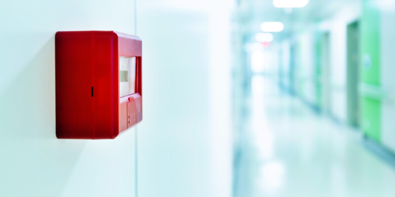 Der Brandschutz in Kliniken einer Vielzahl von Regeln und Leitfäden unterworfen (Foto: baona, iStock)