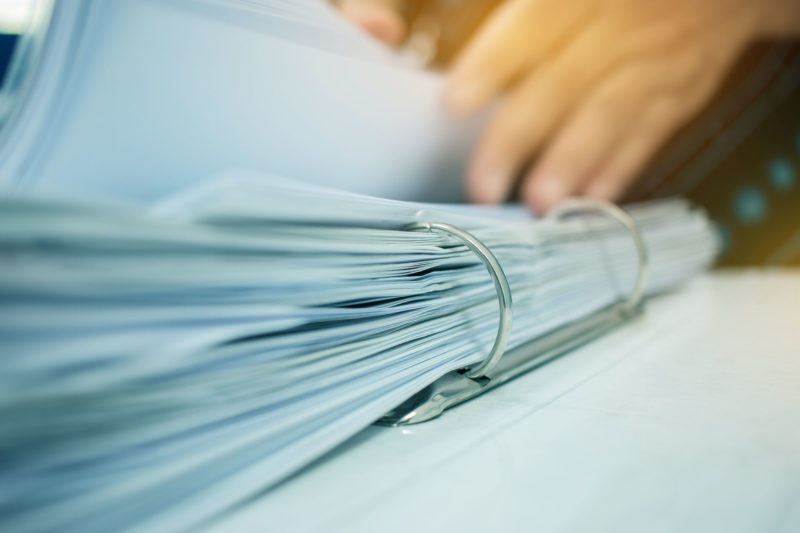 Gewerbliche Abfallbesitzer/-erzeuger unterliegen vielfältigen Dokumentationspflichten (Foto: smolaw11, AdobeStock)