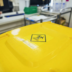 Sammelstelle für Kleinmengen gefährlicher Abfälle (Foto: SolStock, iStock)