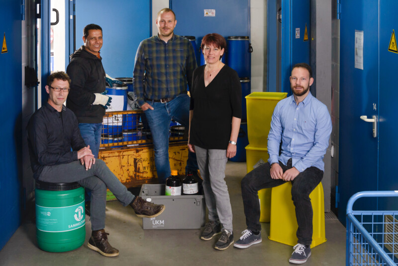 Das Team Entsorgungsmanagement um die Umwelt- und Abfallbeauftragte Silvia Hermes an der Uniklinik Münster (Foto: Uniklinik Münster)