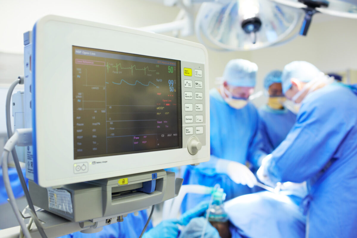 Medizinprodukte oder Bauteile wie medizinische Displays, Lichtquellen in Medizinprodukten etc. sind bisher von bestehender Ökodesign-Richtlinie ausgenommen. (Foto: Goodboy Picture Company, iStock)