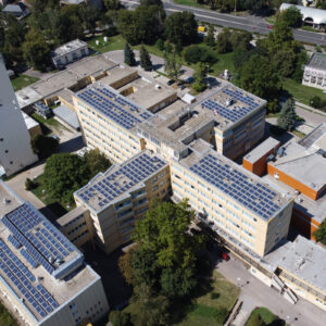 Gutachten zeigt Weg auf, wie Kliniken konkret zu Klimaneutralität beitragen können (Foto: Adam Eszes)