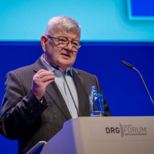 Gesundheitspolitiker Joschka Fischer sprach in seinem Vortrag darüber, wie wertvoll ein krisenfestes Gesundheitssystem ist. (Foto: Bibliomed-Verlag, Regina Sablotny Fotografie Berlin)