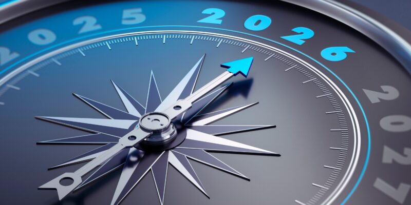 Uhr mit Jahreszahl 2026 (Foto: peterschreiber.media)