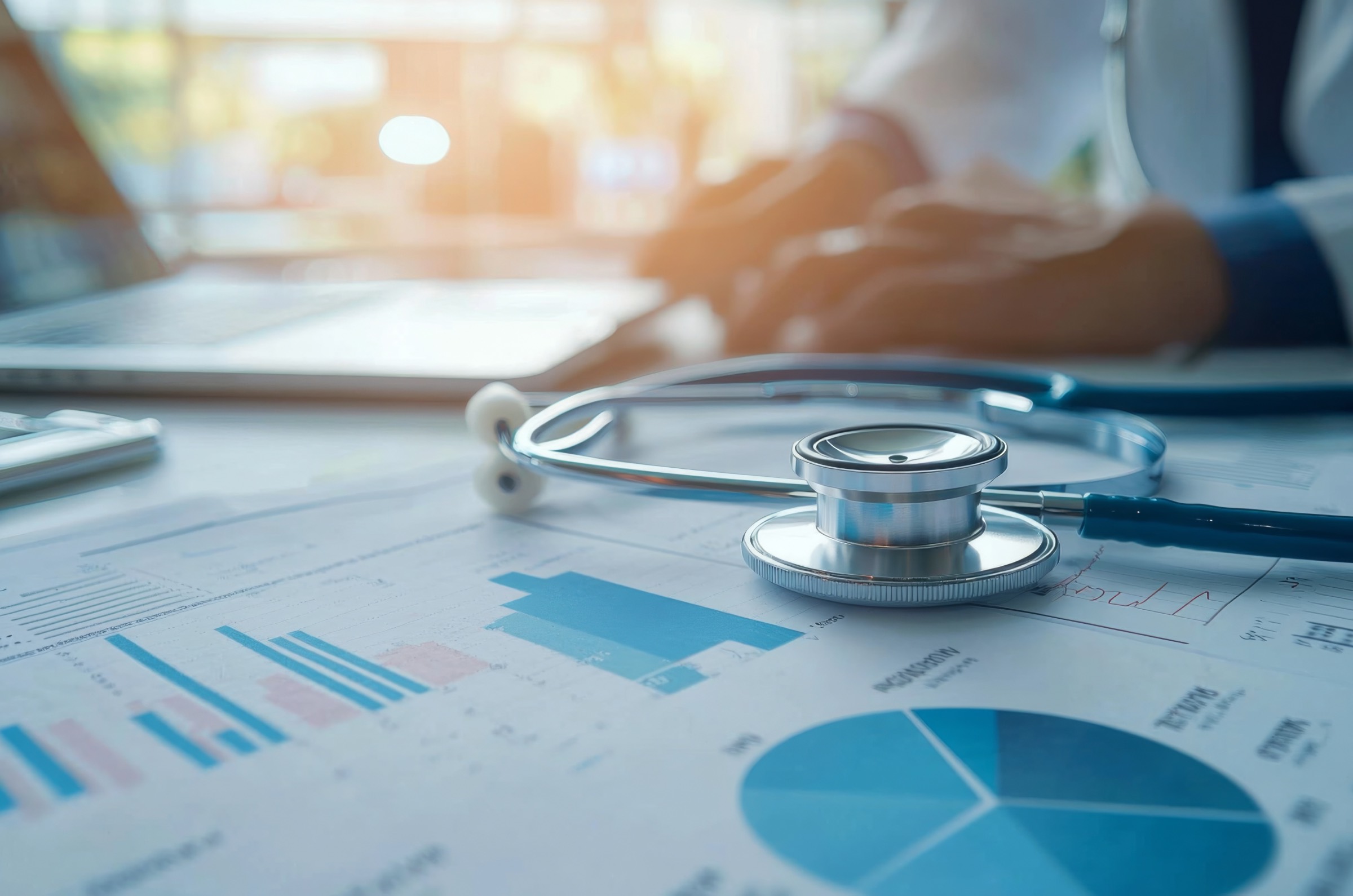 Bei der Suche nach nachhaltigen Medizinprodukten kann eine Lebenszyklusanalysen (LCAs – Life Cycle Assessments) hilfreich sein. (Foto: Pixcellence – Adobe Stock)